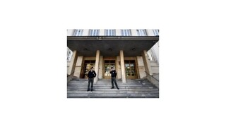 Školstvu hrozí, že pre starý spor príde o vyše sto tisíc