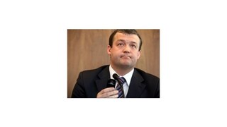 Odpočúvací systém stále leží v škatuliach