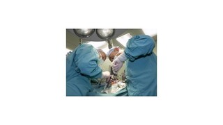 Pacienti najdlhšie čakajú na operáciu kolena a bedrového kĺbu
