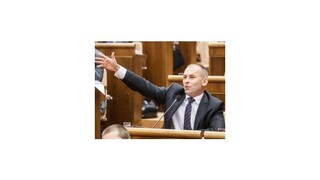 Vláda si vylepšuje štatistiky nezamestnanosti, tvrdí Kaník