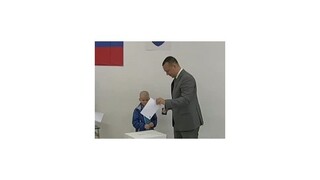 Juraj Miškov volil s manželkou a synom