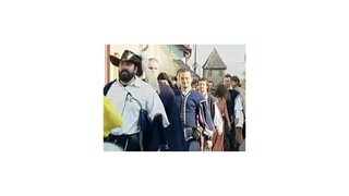 Šermiari mohli voliť i ozbrojení