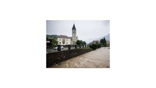Vláda posiela peniaze do Vrátnej na prvotné práce po zosuve