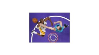 Lakers konečne vyhrali, Golden State Warriors s prvou prehrou