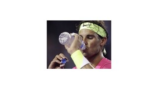 Federer pustil set, Nadal dva, Šarapovová ďalej cez mečbaly