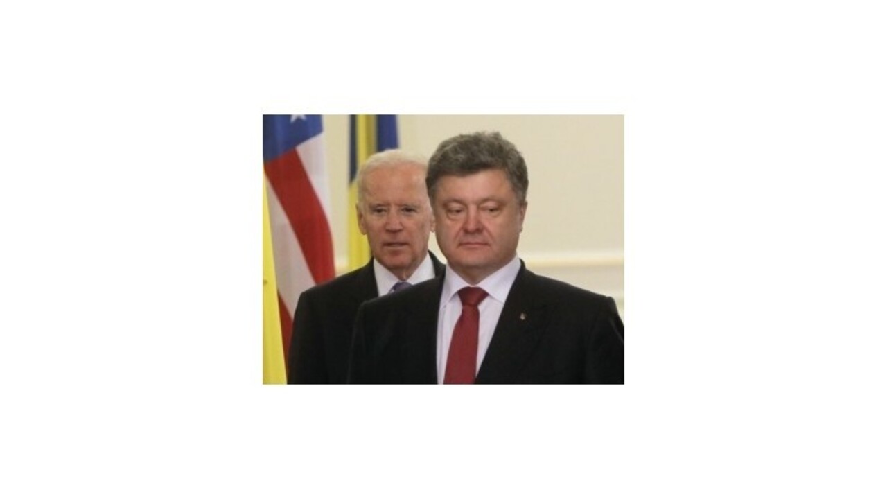 Realizujte minské dohody, vyzývajú Rusov Biden s Porošenkom