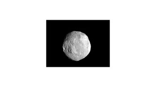 Záhadné svetlé škvrny na planétke Ceres vytvárajú atmosféru