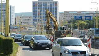 Rekonštrukcia električkových uzlov v Košiciach vrcholí, zhotoviteľ termín dodrží