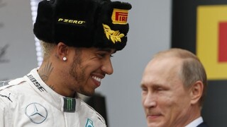 Brit Lewis Hamilton víťazom VC Ruska. Tretí titul má na dosah