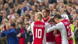 Ajax Amsterdam dal súperovi 5 gólov, ostáva na čele tabuľky