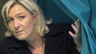 Národný front ovládol 6 z 13 regiónov, ťažil z protiimigrantských nálad