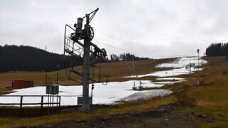 Počasie lyžiarskym strediskám nepraje, zima je v nedohľadne