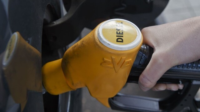 Čerpacia stanica tankovanie pumpa Diesel nafta pohonné hmoty ilu 1140px (SITA/AP)
