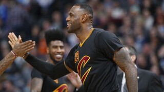Cleveland vyhral v Denveri, Atlanta otočila duel v Houstone