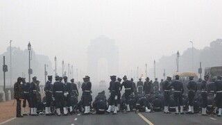 India chce obmedziť dopravu, dôvodom je hustý smog