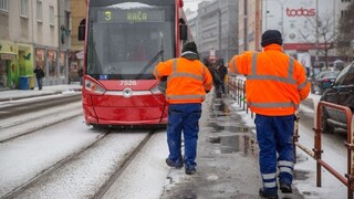 Mínusové teploty a snehové zrážky. Slovensko zasypáva sneh