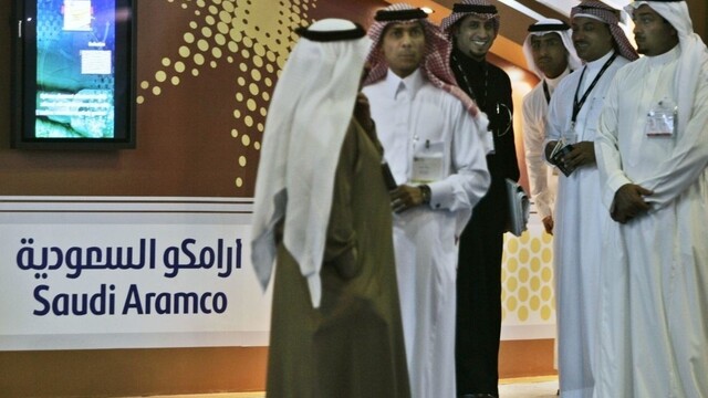 Saudi uvažujú o predaji časti svojho gigantického ropného koncernu