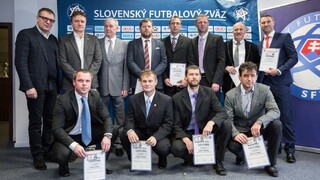 Desať futbalových trénerov získalo najvyššiu licenciu Euro Pro