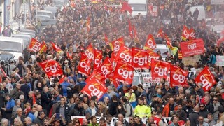 Francúzi vyšli do ulíc, protestujú proti reforme zákonníka práce