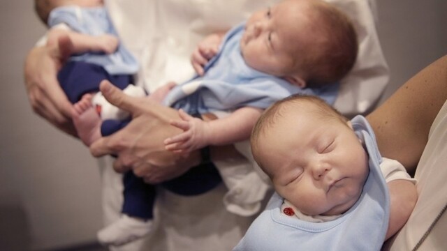 identical-triplets-ebc3d9a3010e4ef79cc64c8eff0b7c9a_0a000002-bb3a-83fe.jpeg