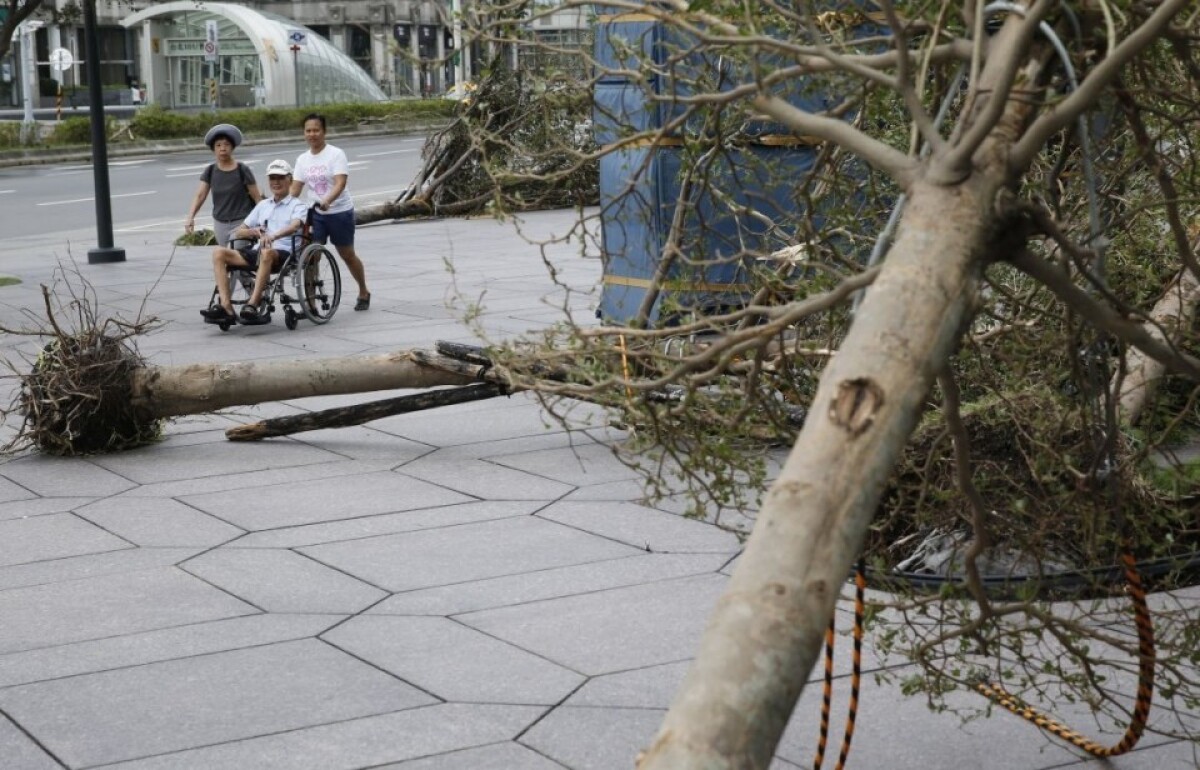 taiwan_typhoon-358f1ef43f9a4d74b475822de3513e9b.jpg