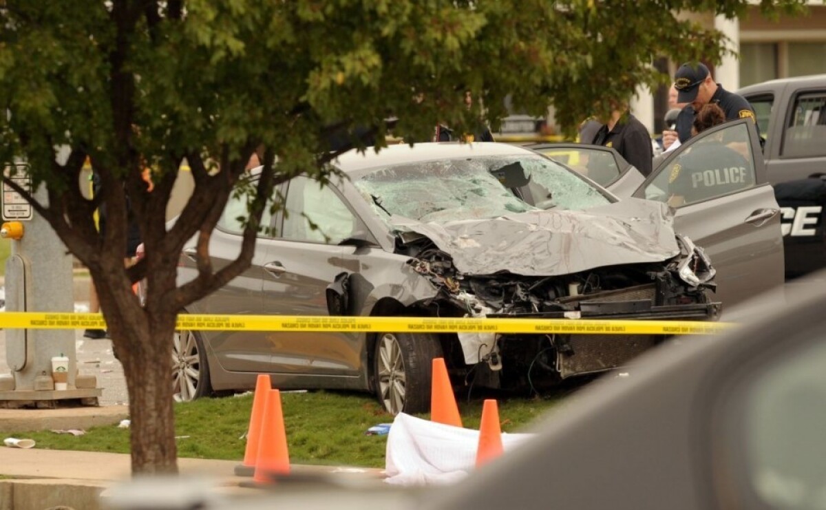 homecoming_parade-crash-368c314970d0438a8c83e8d09be63b33.jpg