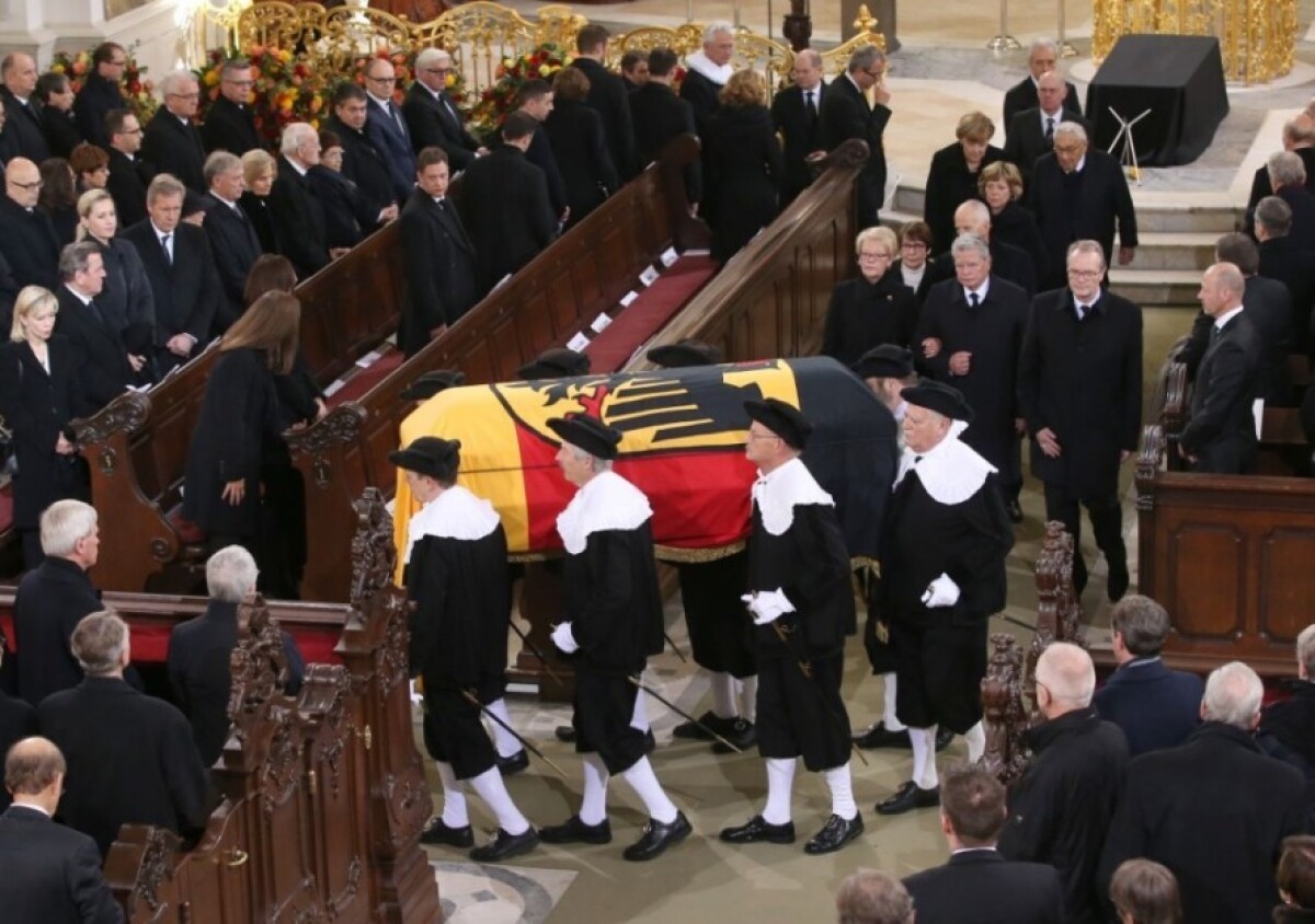 germany_schmidt_funeral_-69f8c630f3cf4f96b872a9e13fdf752b.jpg