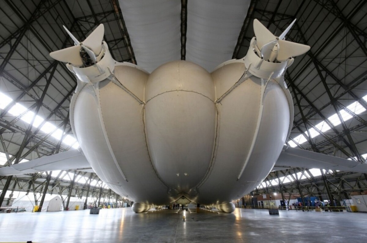 britain_airlander_10-5dbc1d52ba504b63af6b354b2ebeab27.JPEG