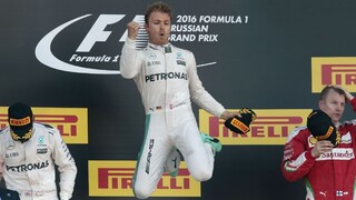 Rosberg vyhral aj v Soči, Hamilton druhý