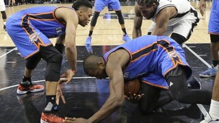 Oklahoma vyrovnala, Cleveland sa ujal vedenia