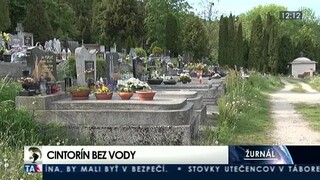 Košický cintorín "okradli" o vodu, ľudia si ju nosili z domu