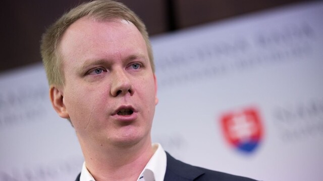 Recyklácia a triviálnosť? Beblavý kritizoval kolegov z opozície