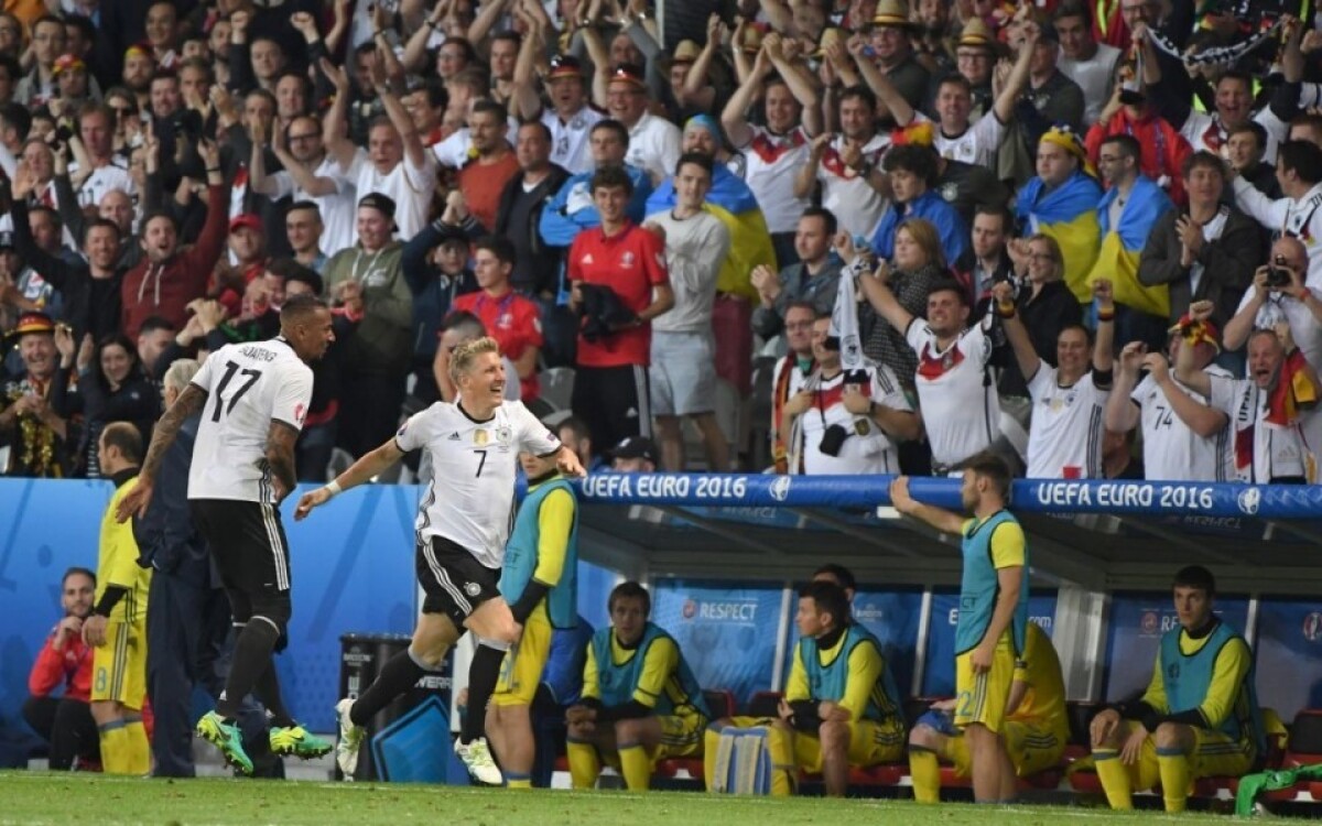 soccer-euro-2016-germany-ukraine-96658bf2a9b54bbf97fe7a9325316d56_96a18da4.jpg