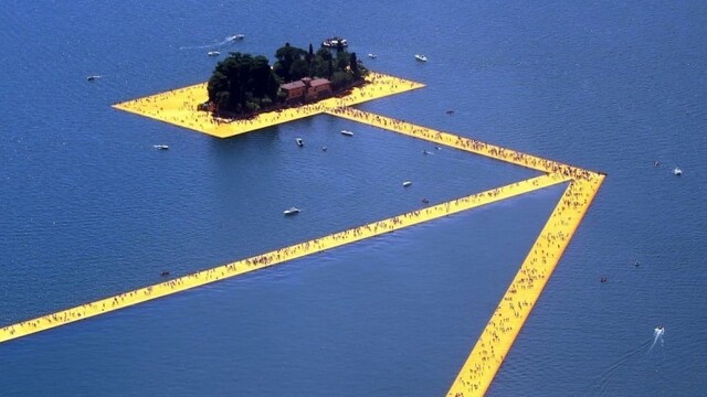 italy-christo-floating-piers-76d58652b3f945e2bcc2bbd7a970ca43_0a000002-9007-4c20.jpg