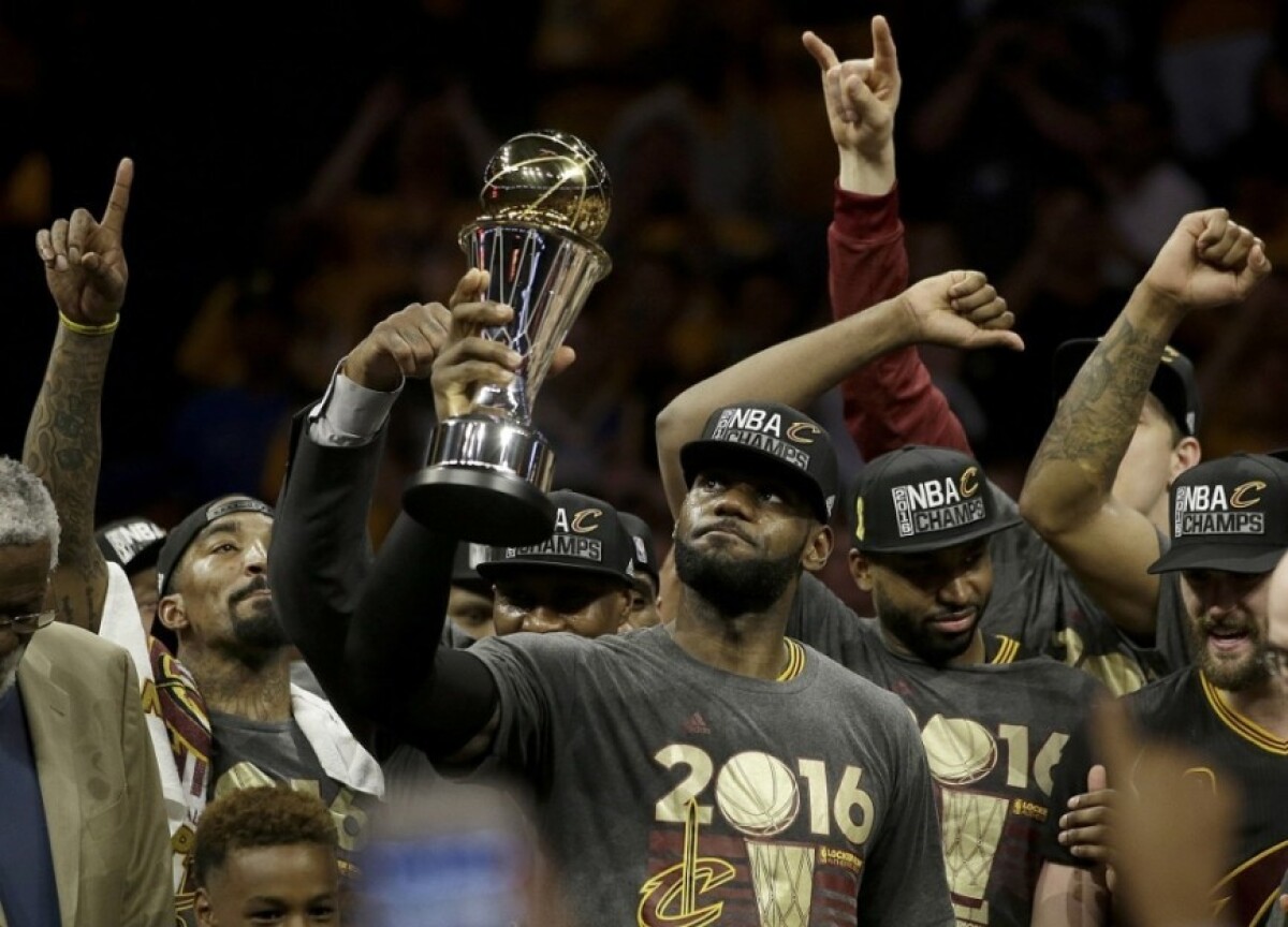 aptopix-nba-finals-cavaliers-warriors-basketball-a933a0875ca84bbab66c0cf5719bbe96_d7de2a57.jpeg