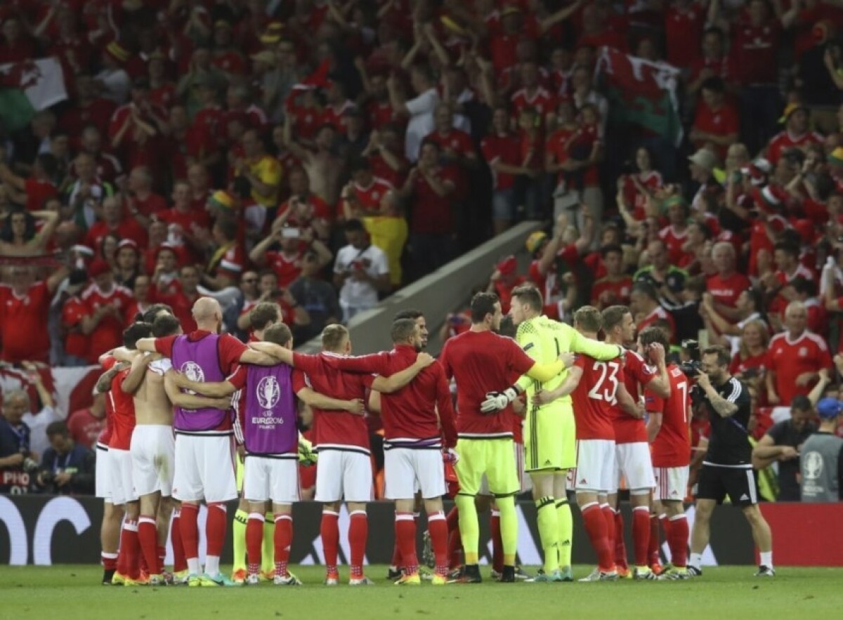 soccer-euro-2016-russia-wales-94b4899e17af42a395f615c28f5b2148_8a67a242.jpg