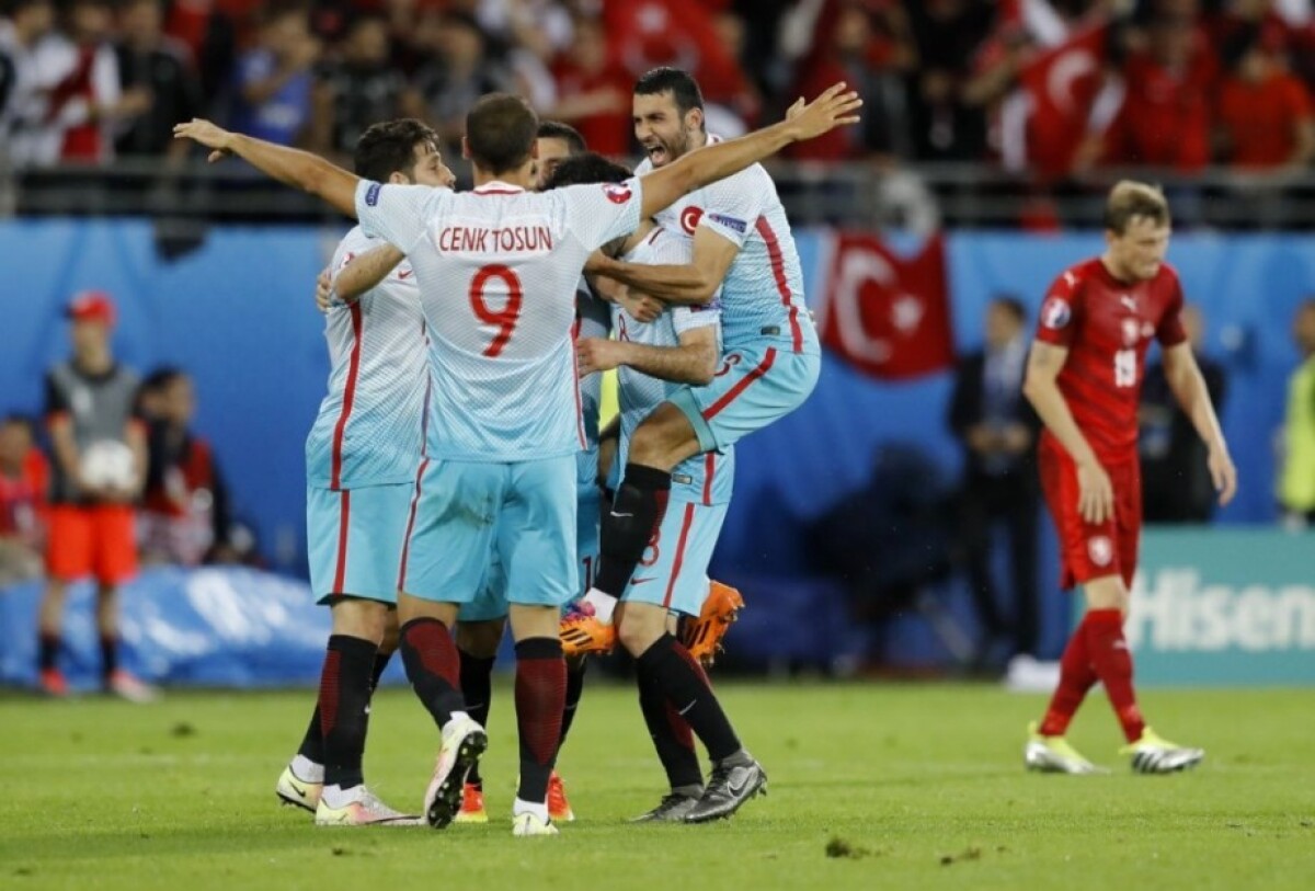 soccer-euro-2016-czech-republic-turkey-5e2bd46f7b9c4cdca63b1667698e81ca_ff1a00b2.jpg