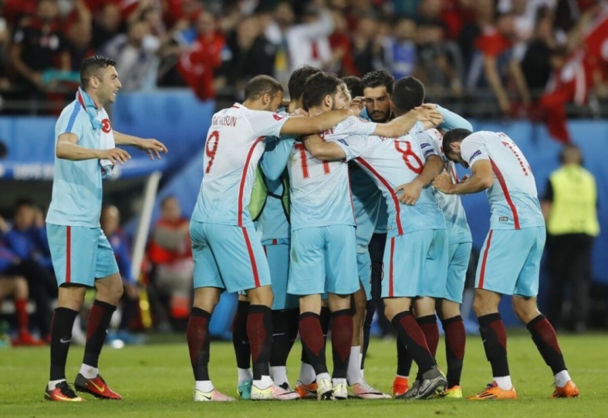 soccer-euro-2016-czech-republic-turkey-4269775aeeec4da7aadfaaf06b6a6e4c_46d78d62.jpg