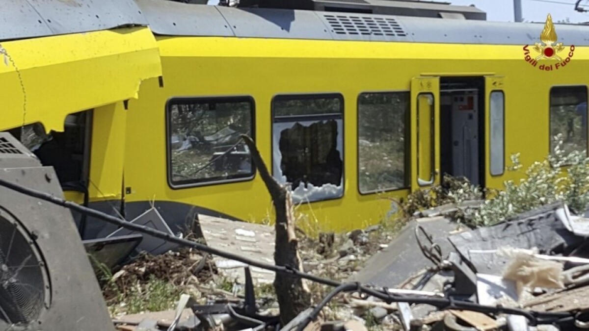 italy-train-crash-fc0e6e0a634449bbae94da5960f16c95_ed0cb7df.jpg