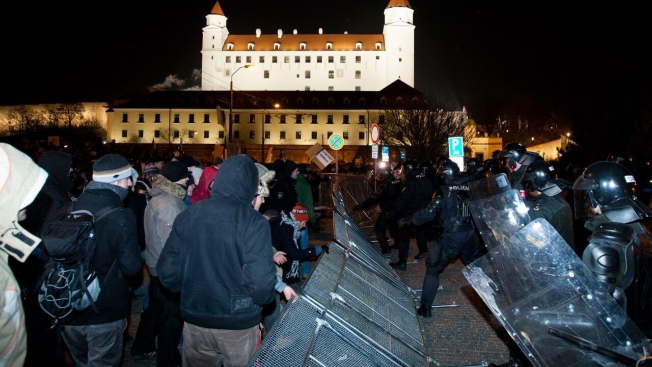 Autora spisu Gorila konečne zbavili mlčanlivosti a vypočuli