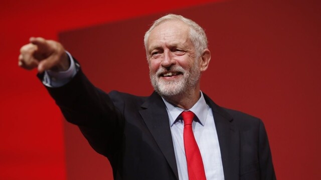 Britských labouristov aj naďalej povedie Jeremy Corbyn