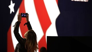 WikiLeaks zverejnia dokumenty, ktoré môžu ovplyvniť voľby v USA