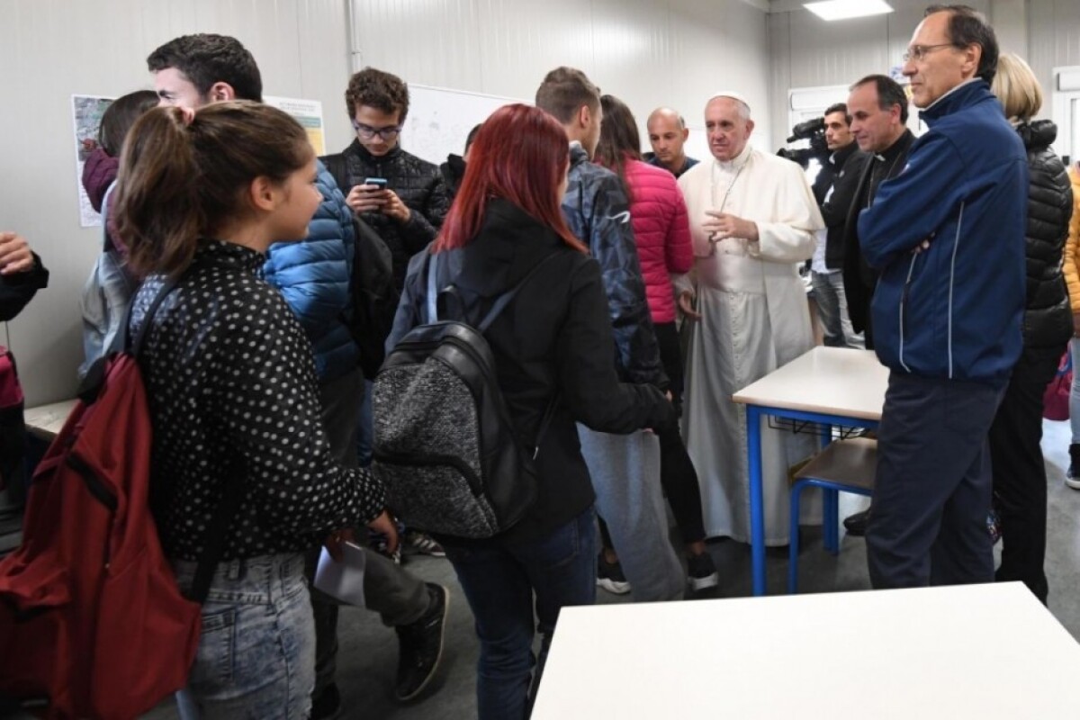 italy-pope-earthquake-0248d91c877a4641816a9c502020a4b7_4153b800.jpg