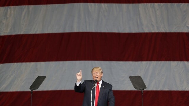 Ani láska, ani nenávisť. Trump koriguje svoj vzťah k Putinovi