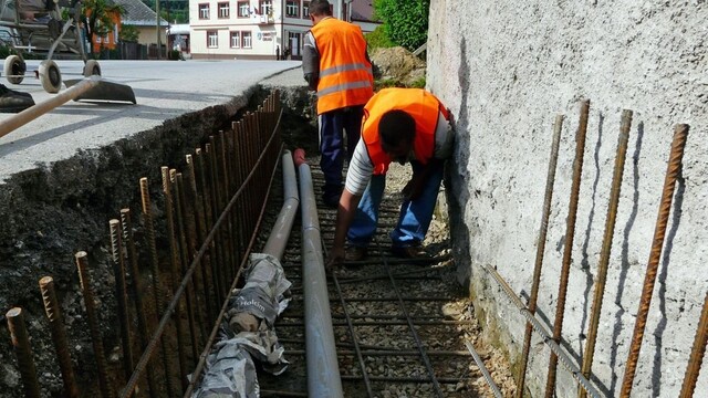 rómovia práca robotníci 1140 px (TASR/Ján Siman)