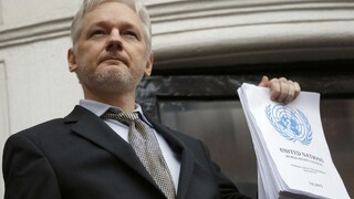 Assange odmieta obvinenia zo znásilnenia, zverejnil odpovede