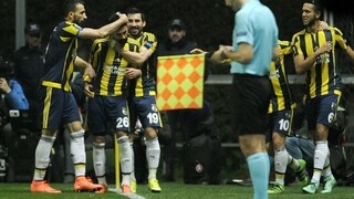 Fanúšikovia Fenerbahce znášali prehru ťažko. Mourinha zasypala vlna kritiky