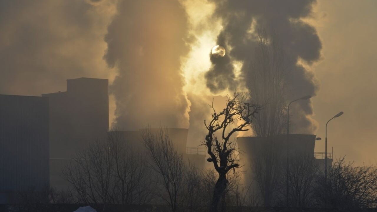 SMOG Slovensko komín 1140px (TASR)