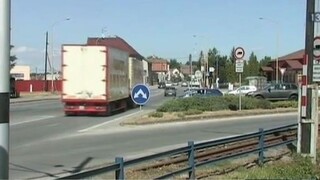 Križovatka im roky komplikuje život. V Trenčianskej Teplej by uvítali semafor
