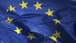EÚ schválila šiesty balík sankcií. Obsahuje embargo na ruskú ropu a postihne aj banky